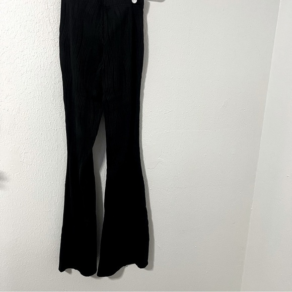 EZwear Women’s XS 2 SHEIN Black Solid Ribbed Flared Leg Pants Lightweight NWT - Picture 5 of 8